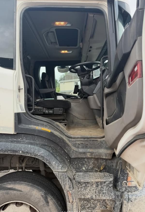 Scania 420P Tipper (before)